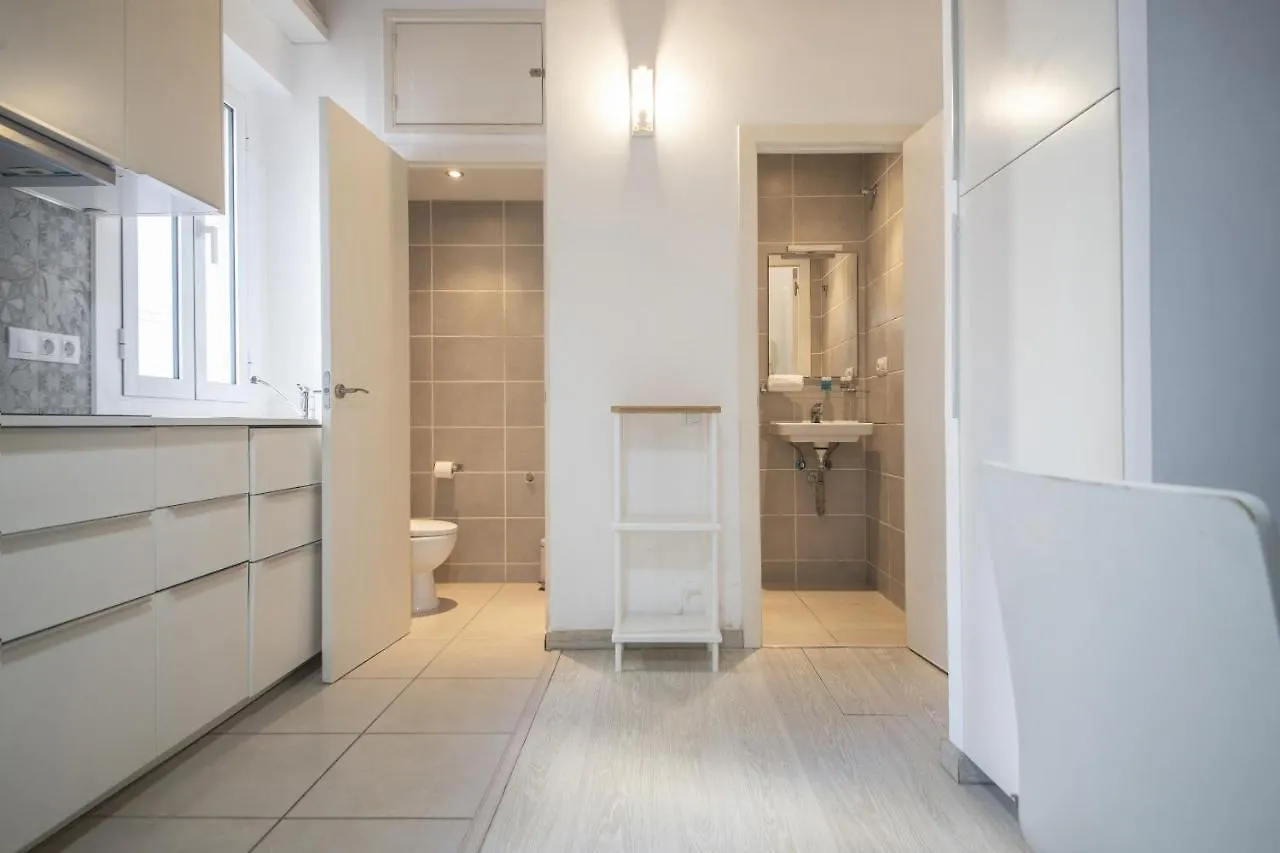 Catalunya Casas Lovely Apartment Central Barcelona 100M To Beach! 0*,
